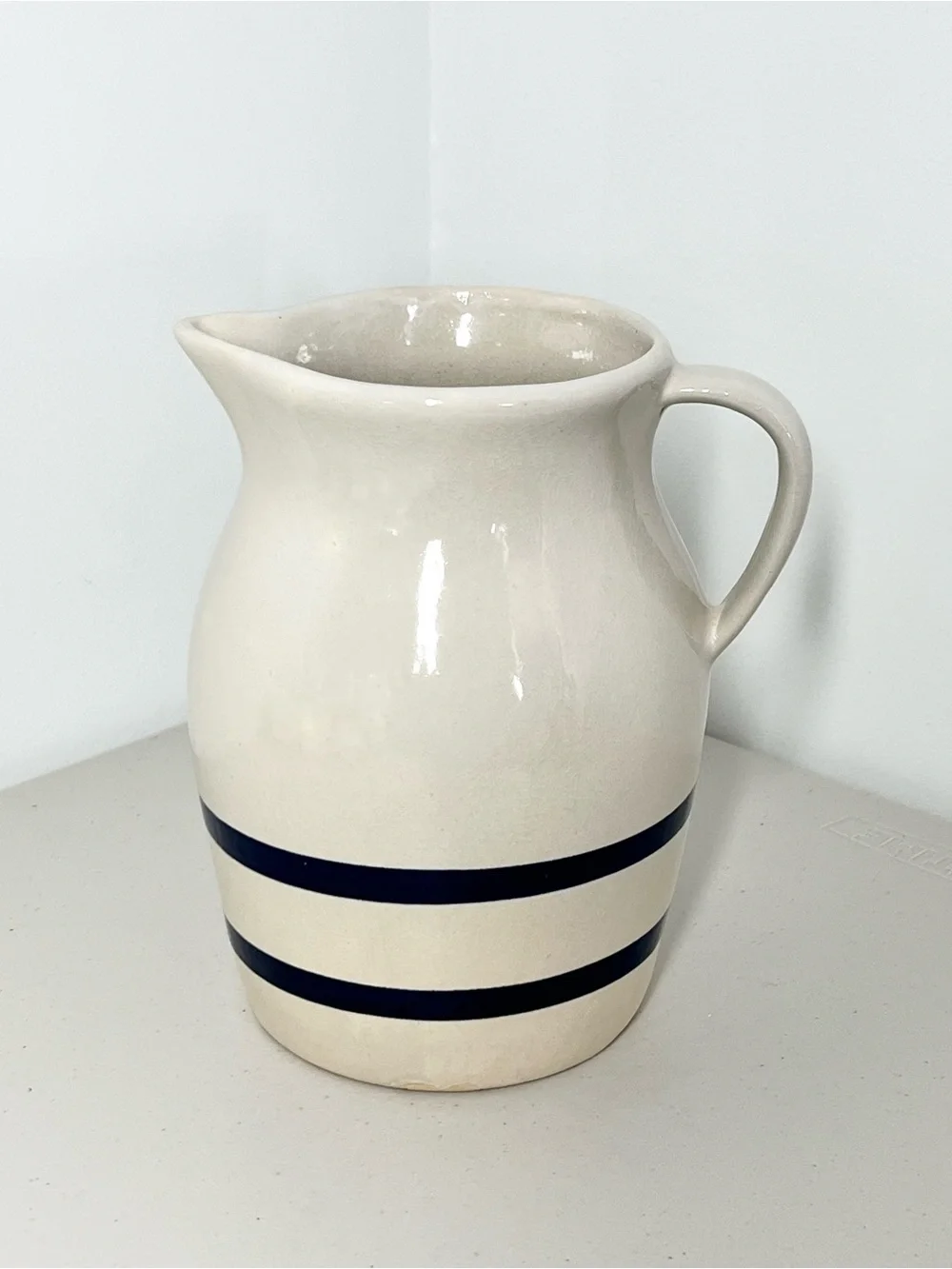Robinson Ransbottom Roseville Ohio Blue Banded 2 Quart Pitcher 8.5”